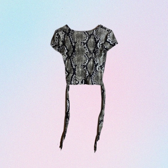 YMI Collections • Short Sleeve Snakeskin Pattern Self-Tie Waist - Picture 3 of 8